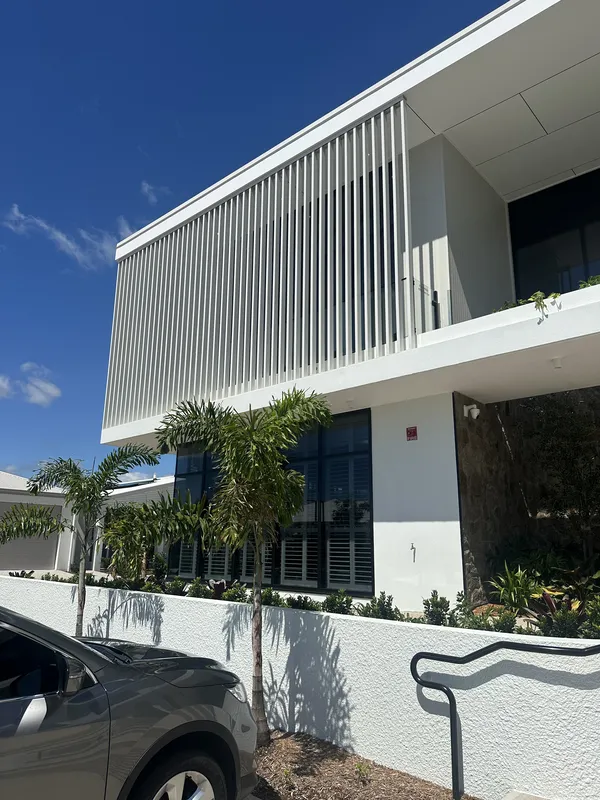 Aluminium privacy screens