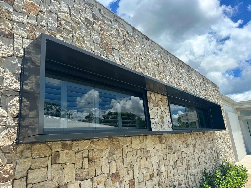 Aluminium window hood